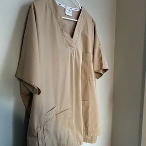Men’s XL V Life Scrub Top and Pants Tan with pockets